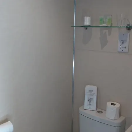 Swiss Court Bed and Breakfast Κέσγουικ