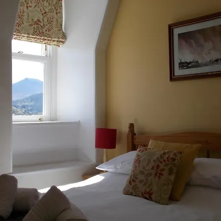 Oda ve Kahvaltı Swiss Court 4*